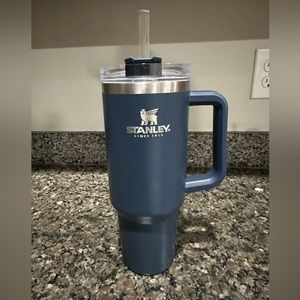 Navy Stanley 40 oz Quencher
